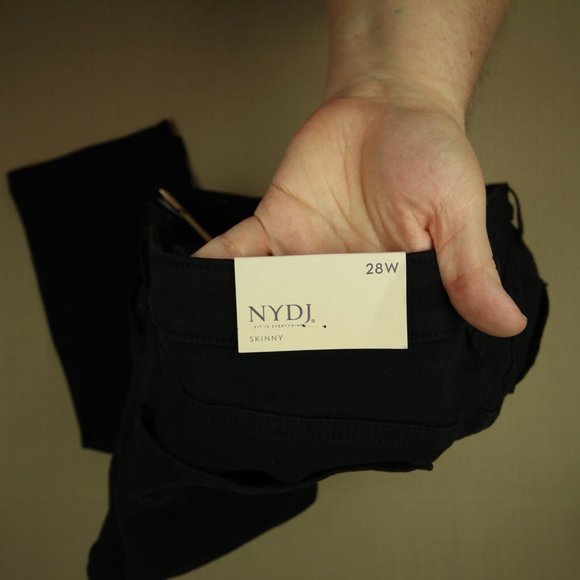 NYDJ Ami Skinny Jeans Women's Size 28W Black Denim Lift Tuck Technology NWT - Picture 7 of 10
